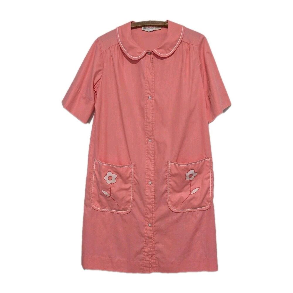 Vintage 50s 60s Model’s Coat Pink Emb Posey Pocket Housecoat Pearl Snaps L